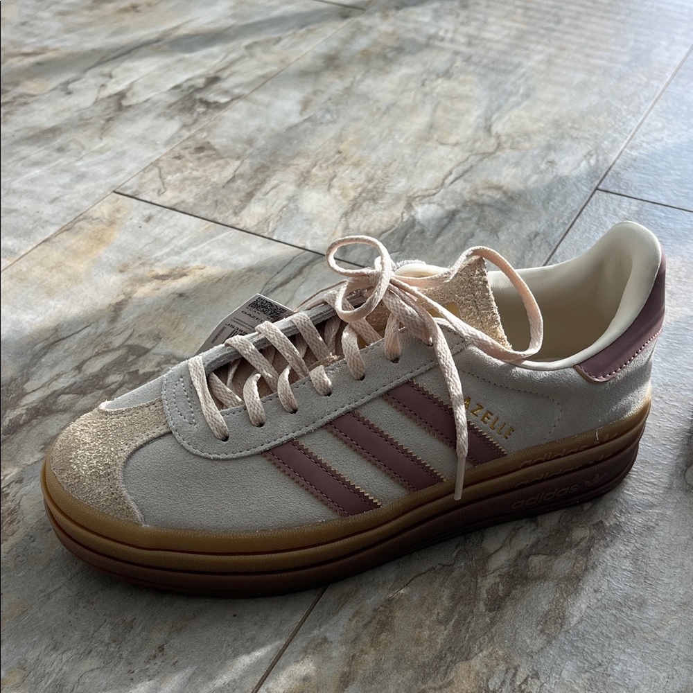NEW Adidas Gazelle Women's Sneakers - Cream and Pink - Picture 3 of 5